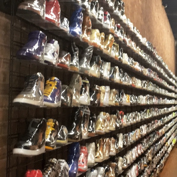 Meet your Posher, Alex - Picture 1 of 1